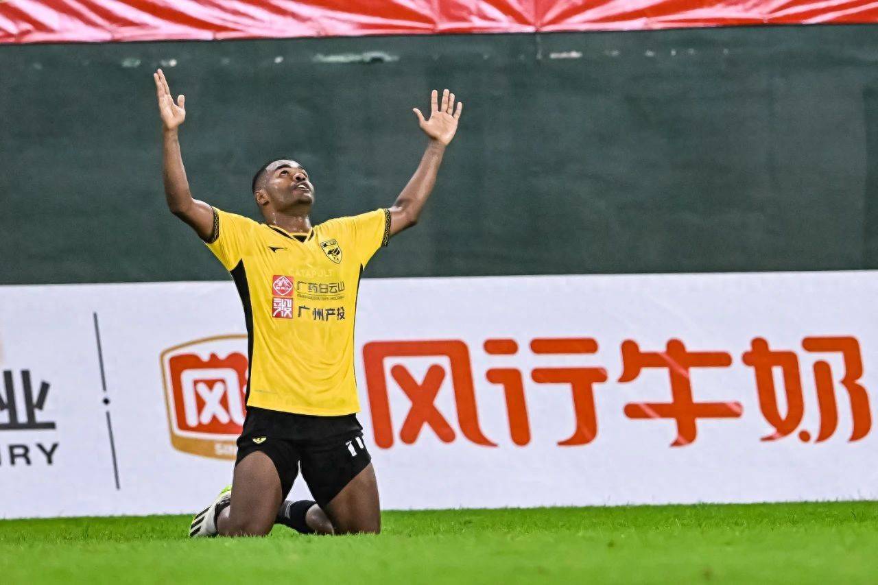 转折点广州队远射贴柱,法国杯关键时刻攻防权衡,话题不断,团队化学反应显著(广东队防守战术) 转折点广州队远射贴柱,法国杯关键时刻攻防权衡,话题不断,团队化学反应显著(广东队防守战术)