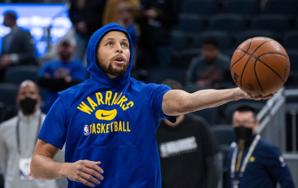 德国杯赛程吃紧，广州队今晚临场应变，压力陡增，更衣室氛围转暖的简单介绍-ac米兰